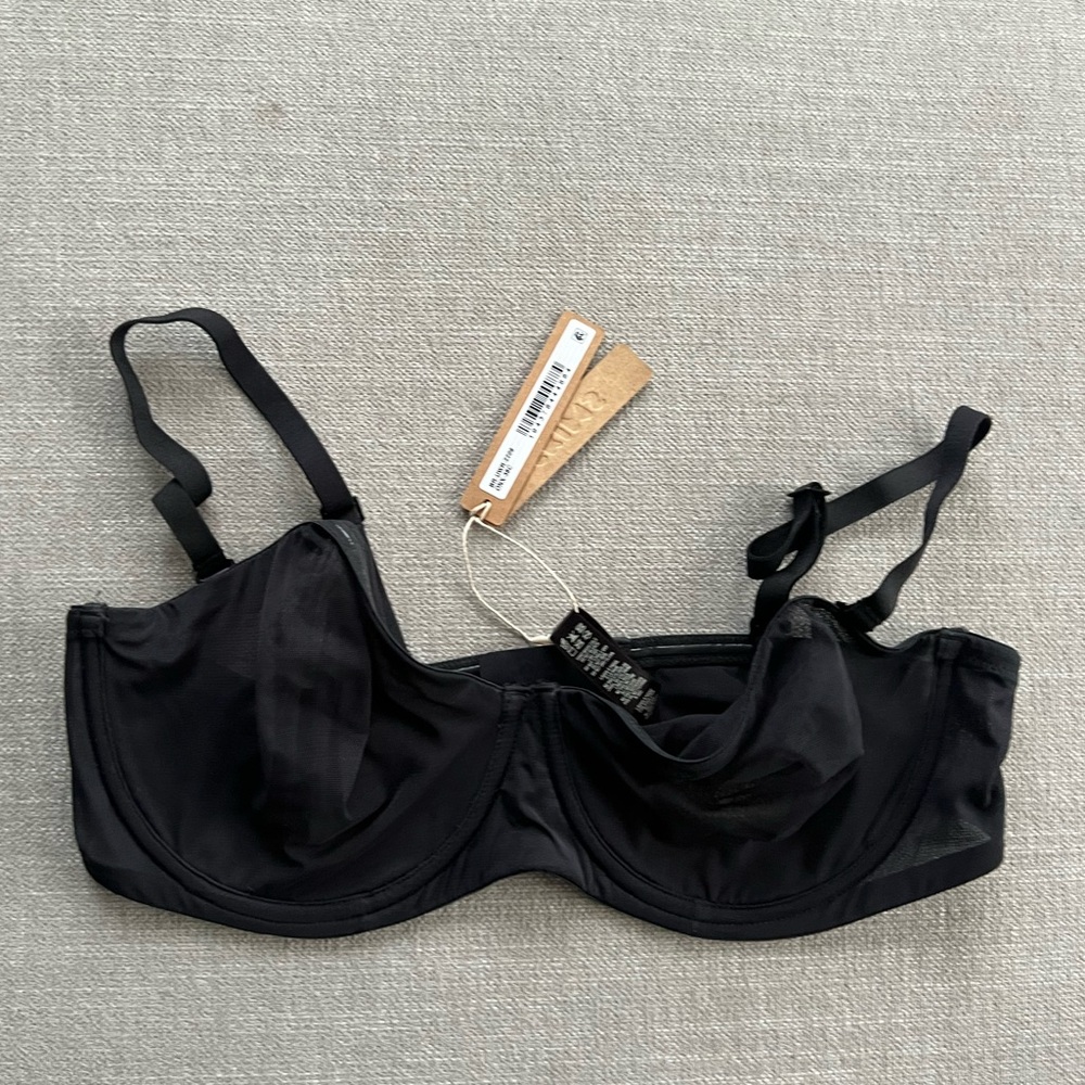 SKIMS Black Underwire Bra